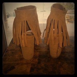 Fringe peep toe wedge